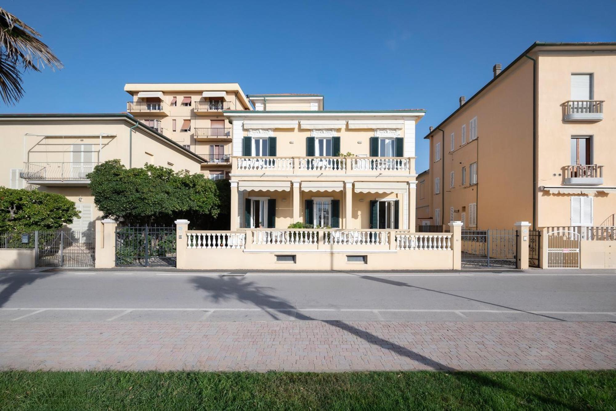 Villa Liberty San Vincenzo Exterior photo
