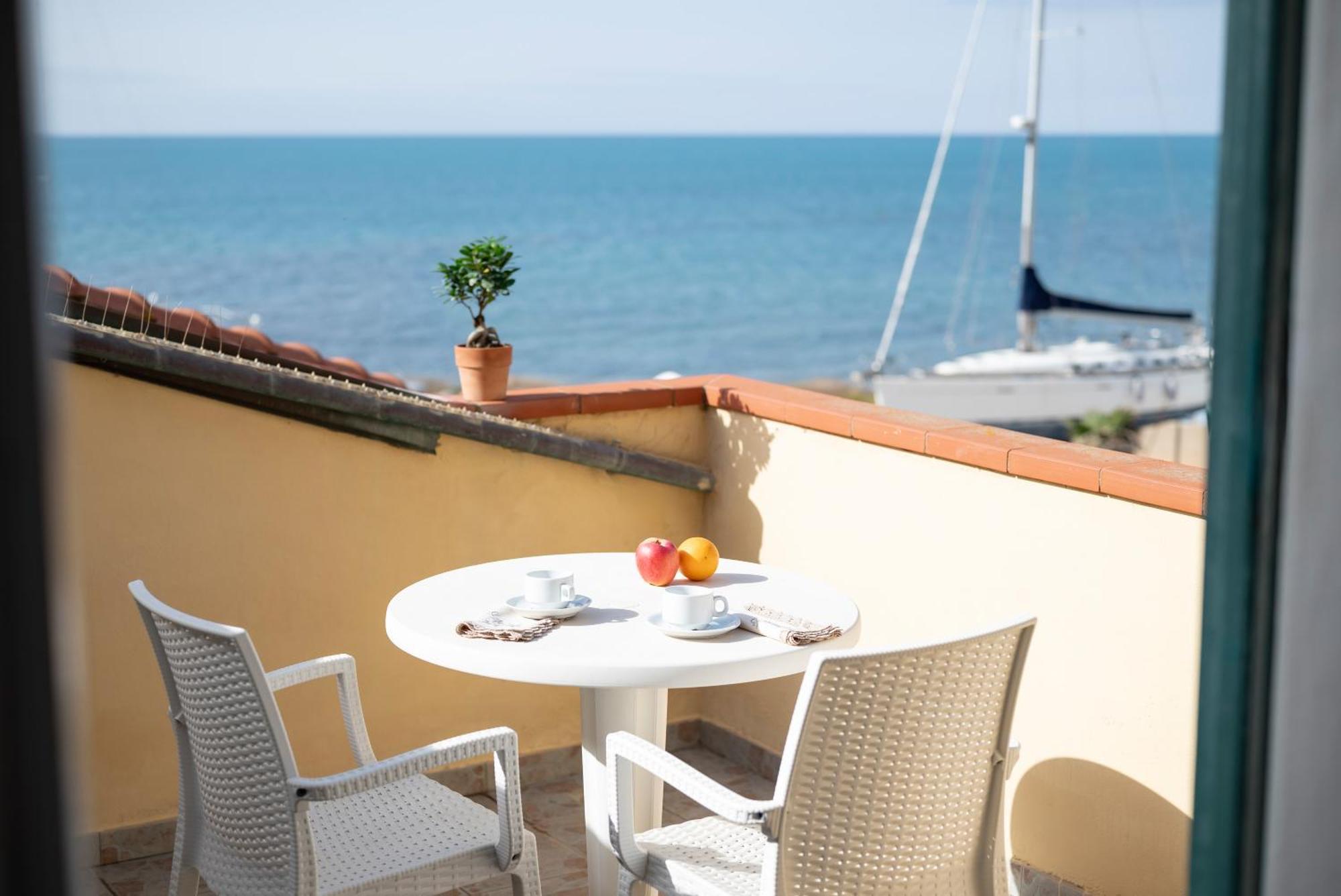 Villa Liberty San Vincenzo Exterior photo